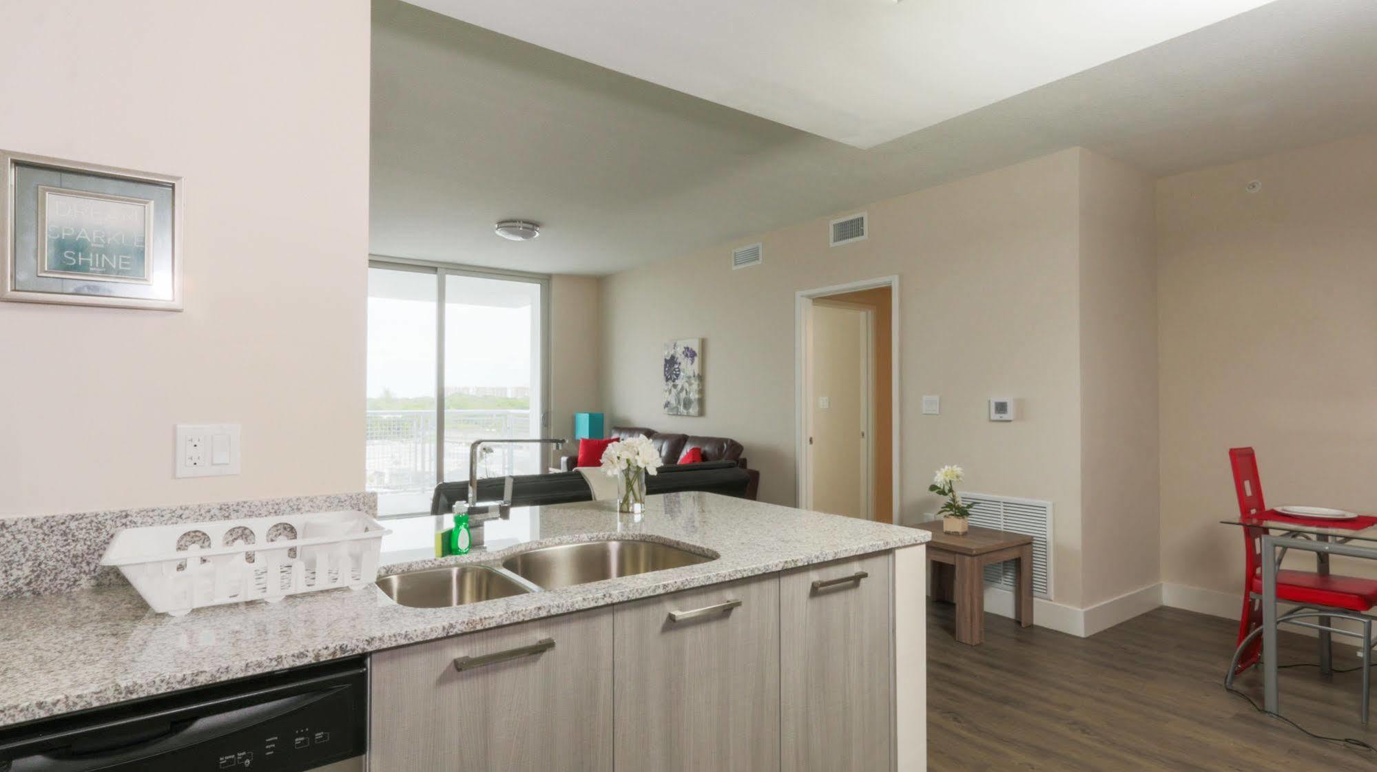 Pelicanstay In Coconut Grove Miami コーラル・ゲーブルズ（フロリダ州） エクステリア 写真